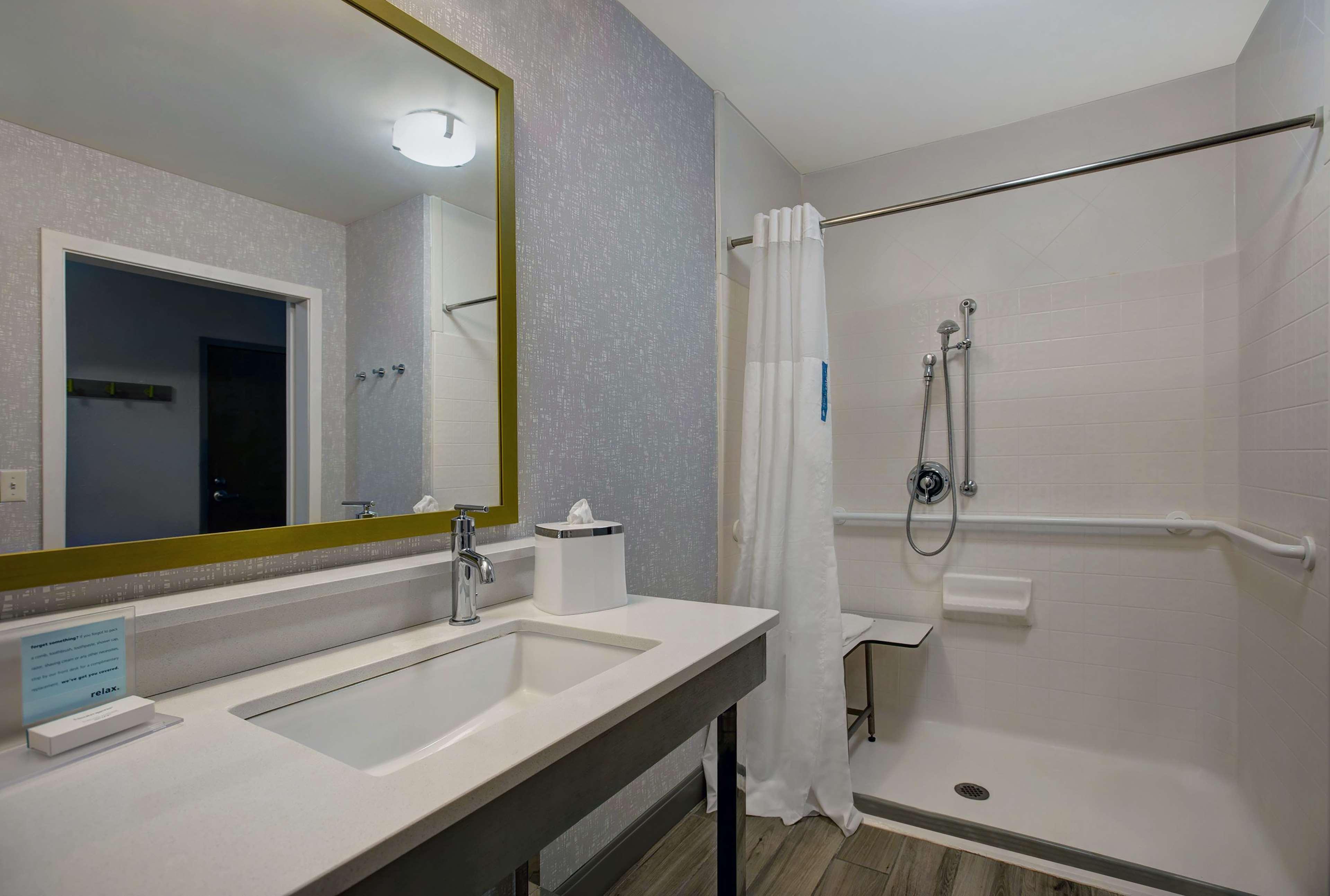 Hampton Inn Westfield Kültér fotó